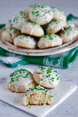 Foodiebliss:  Italian Cookies For St. Patrick’s Daysource: Barbara Bakes