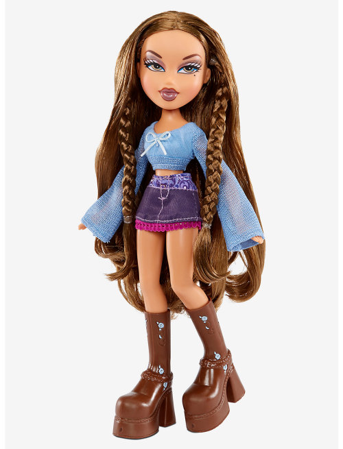 oceanicpride:Stock photos of the Bratz 20 Yearz Special Edition Original Dolls