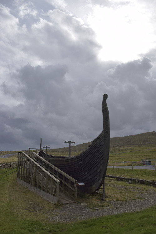 on-misty-mountains: The Viking Unst Project, Shetland The Viking Unst Project consists of a reconstr