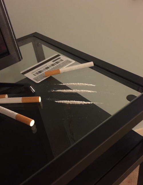 bluecandyys: Was so high today I forgot about wanting to kms☁️