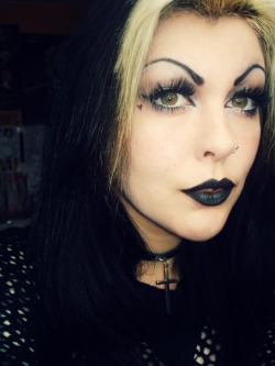 rottencasket:  Haven’t worn black lipstick