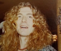 wholelottazepp:candid of Robert Plant in