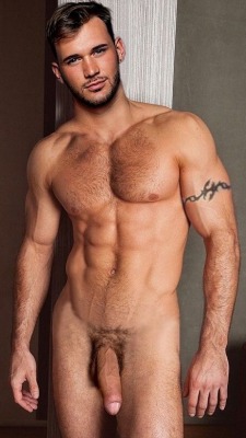 thumper339:Handsome, bearded, tatted, muscular bulgin’ ‘n abs ripped MF’n’ hunk wit’ a fat, veiny, purdy, uncut slab o’man meat! SLURP! Wanna see, suck ‘n fuck his cunt!