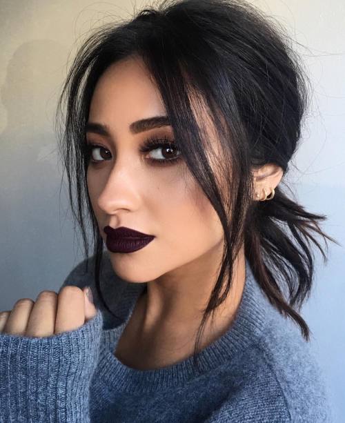 shay-daily:    shaym: Can’t wait to show you guys what we’re shooting!!! #eatingordrinkinganythingbutredwineisimpossiblewiththislip 