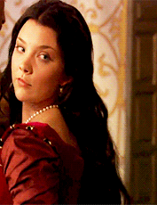 queen-boleyn:Anne Boleyn + The Tudors (s1) + outfits  (1-?)- Red shades.