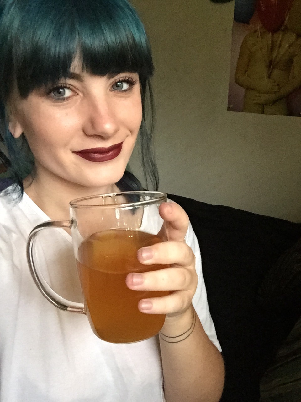 beaurduex:  posin with a cup of tea