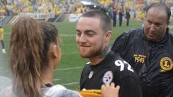 agrande-news:    Ariana and Mac Miller at the Steelers Football Game in Pittsburgh, PA.  