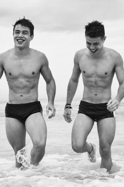 glad2bhere:  the rocha twins from brazil