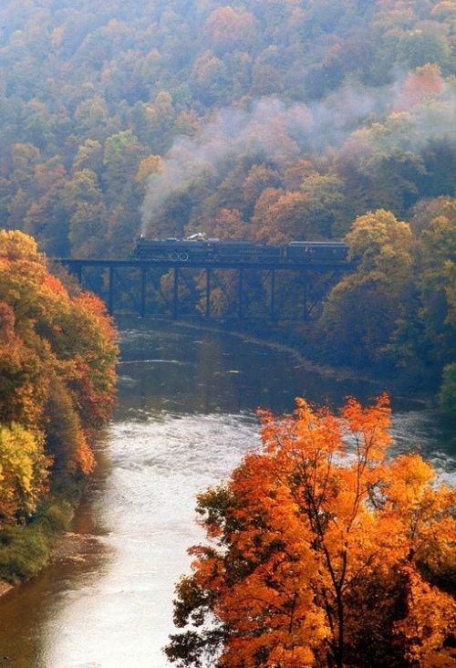 culturenlifestyle: Beautiful Photographs Capture the Majestic Juxtaposition of Trains Making Their W