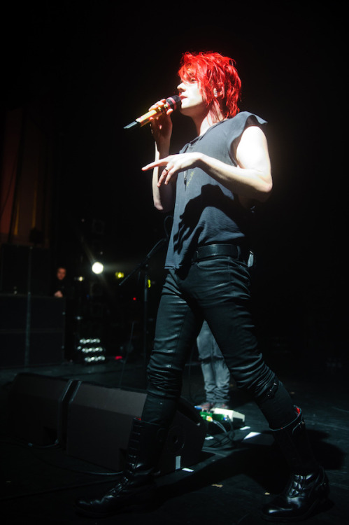 vacationadventuresociety: (click pic for HQ) Hammersmith Apollo, London, UK. 23/10/10