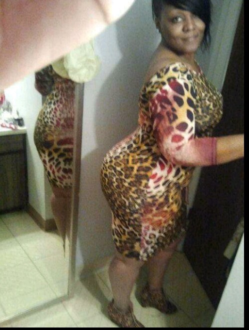 Age:48 luv a milf that don&rsquo;t mind showing you what she is working with