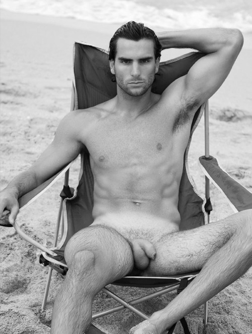 http://gaypornsex.tumblr.com/post/37761633075
