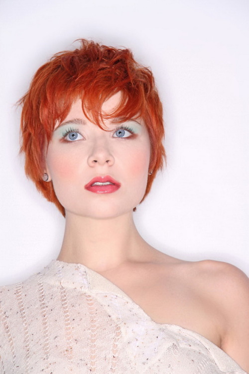 sexy-redhead-girl:  Redhead Girl http://redheads-in-lingerie.blogspot.com/