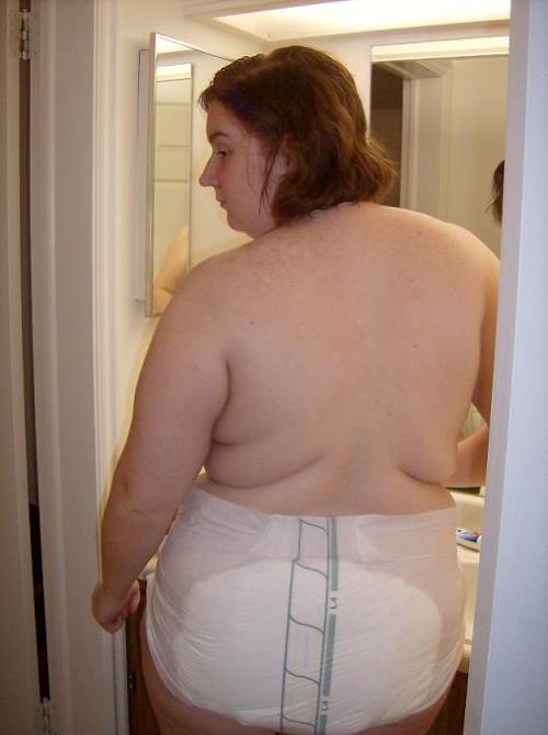 klb-lover: Love how big that nappy is and how well it fits her. 