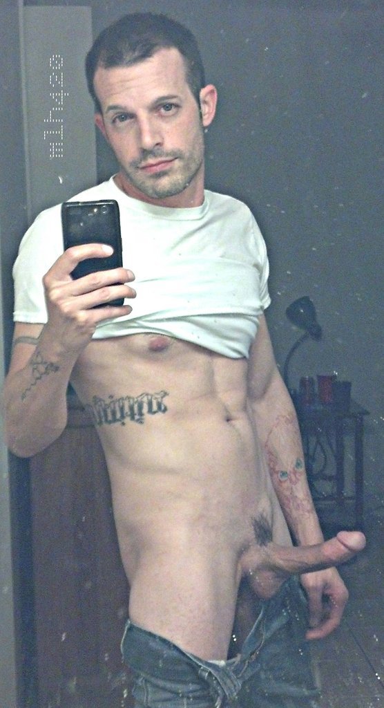 damnhugecock:  Wanna view more? http://ift.tt/11wEQv9  One fit fucker