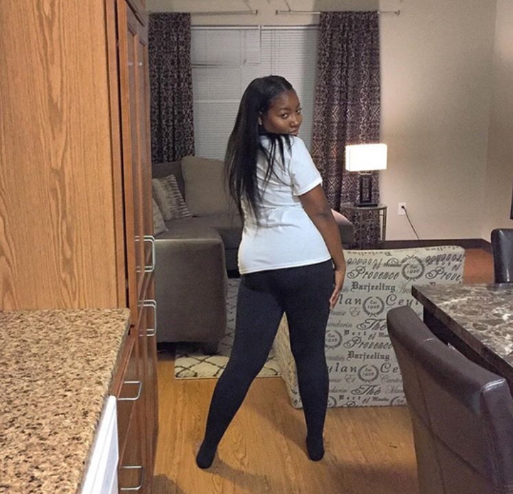 kushluv:  kushluv:  ​let me sit this ass on you 😋  never forget 🍑