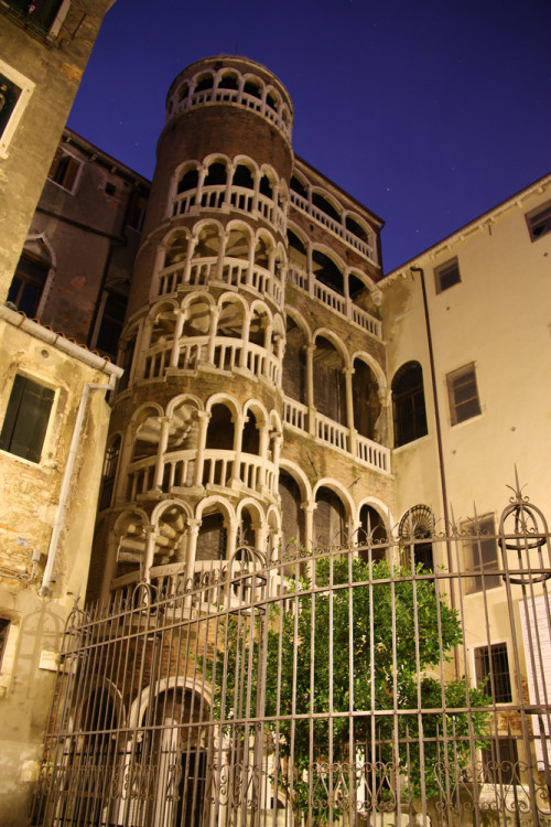 italian-landscapes:Palazzo Contarini del Bóvolo (Chiocciola), Venezia (Contarini of the Snail Palace