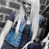 Rydel’s Fashion → wearing blue