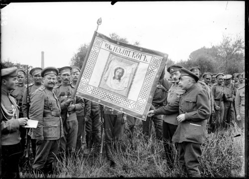 scrapironflotilla:Soldiers of the Russian Expeditionary Force near Marseilles showing their colours,