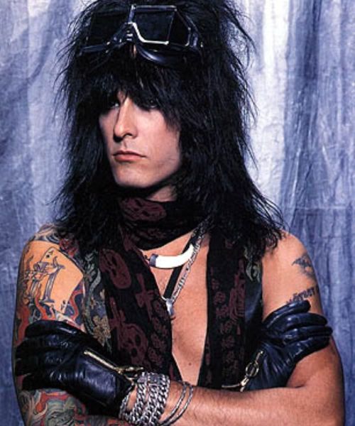 Bassists With Dark Hair Own My Heart
