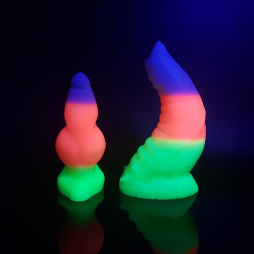 The candy corn pours are also UV reactive… JSYK