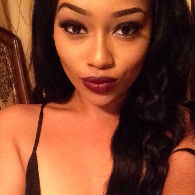 praduhhh:  womenofwildwildwestafrica:  Igbo NigerianIG: @nonnyuzo  🍍🍍🍍