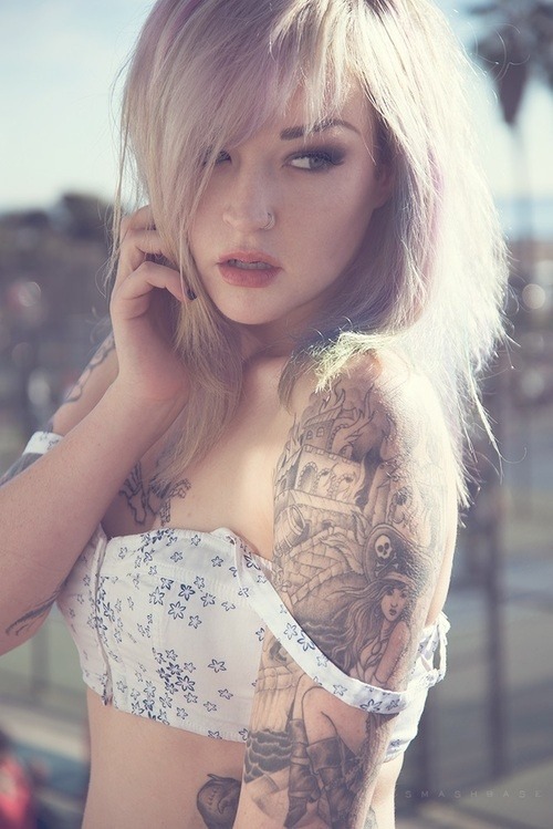 brightlightsdarkeyes:  brightlightsdarkeyes: Click for fashion, model, grunge, indie