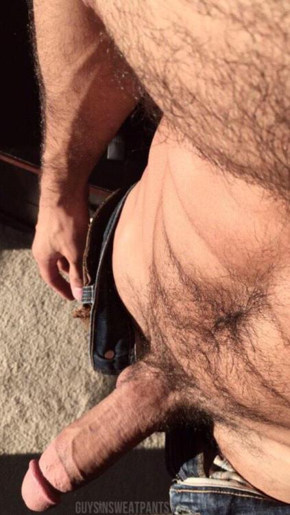 gaybarebacklover:  gaybarebacklover:  Hot guys looking to hookup: 