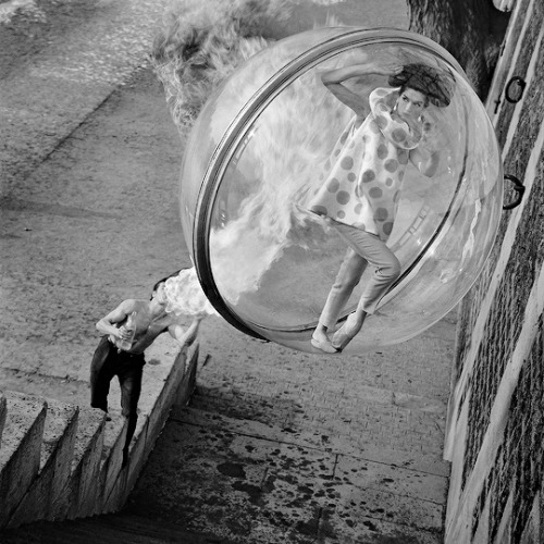 Sex vintagegal:  Melvin Sokolsky- "Bubble series" pictures