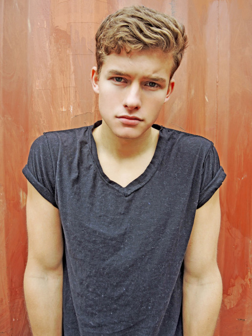 homme–models:  = 