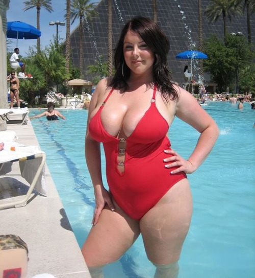 girlswithbigassets:  For more girls with adult photos