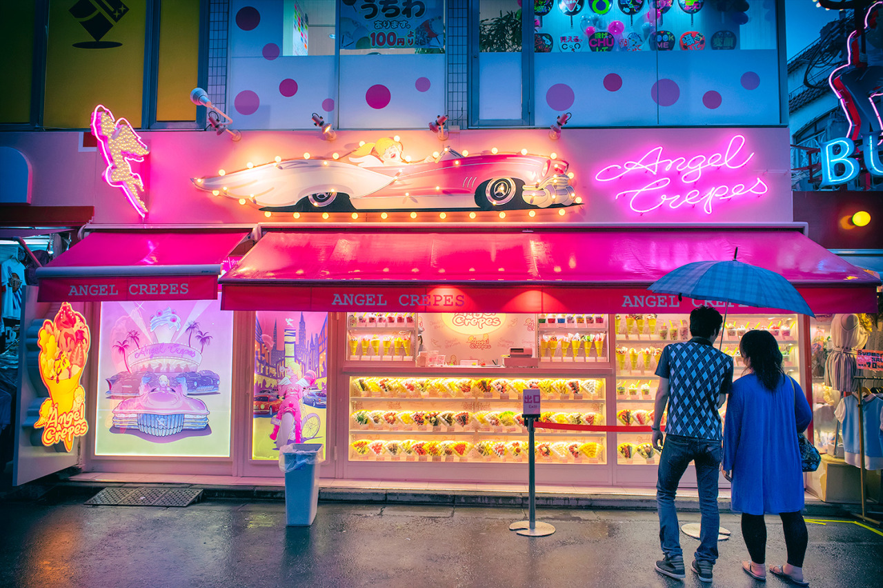 tokyo-fashion:  Rainy day and evening in Harajuku today meant less crowds on the