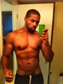 zamnzaddyyy:  Love Mature Black Men Follow: ZamnZaddyyy.Tumblr.com