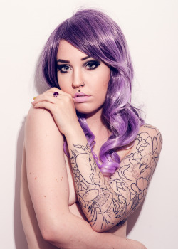 punkrockbetty:  tattooedmafia:  chel-cunningham.tumblr.com  seems to be a wig, but… haaaaaair 