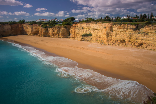 theencompassingworld: pedromgabriel: - Shades of blue -  By Pedro Gabriel Explore The World Aroun