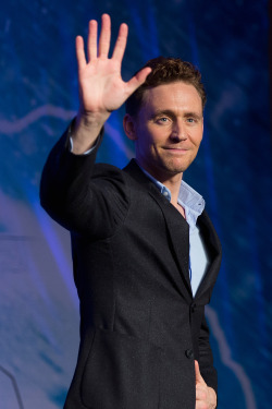 torrilla:  Tom Hiddleston attends the ‘Thor: