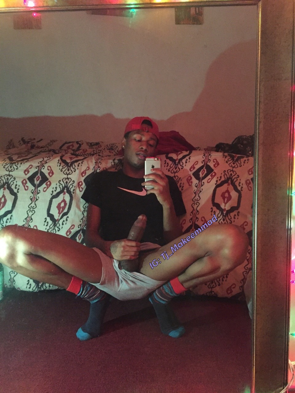 ipostyoursubmissions:  Tumblr : @trey-j22  IG: Tj_Makeemmad   😈👅🍆💦 ••••••••••••••••••••••••
