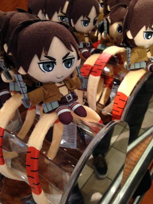  First looks at official SnK merchandise from the Universal Studios Japan SnK: THE REAL event, which officially opens on January 23rd! (Sources: 1, 2, 3, 4, 5)  Those Eren headbands…!