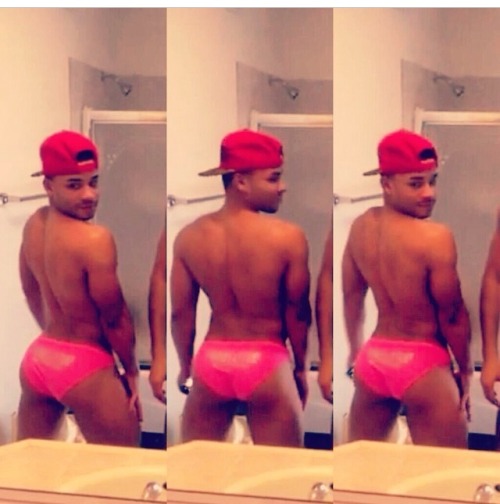 Azz like his mama