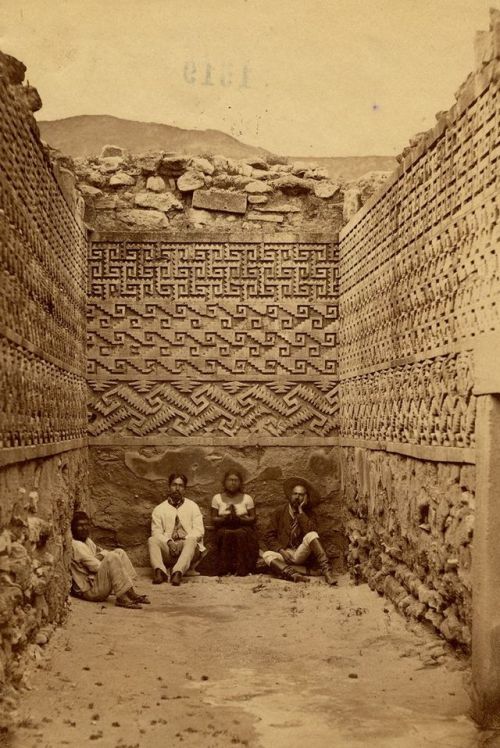 Ruins at Mitla, Oaxaca, México, circa 1874.