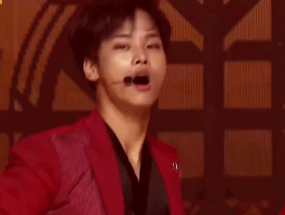 prince-hakyeon: Hakyeon’s rude smile in random Shangri-la performances