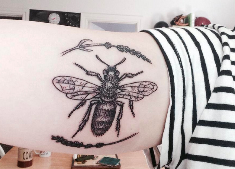 fuckyeahtattoos: Bee and Lavender done by Luci at Tatouage Royal in Montreal.  