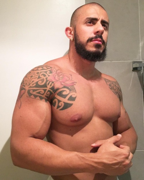 nicephysiques:  Lucas Cardoso (@thelucascardozo) porn pictures