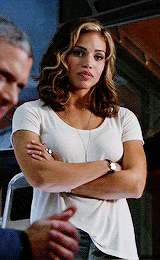 kendrasaundersdaily:kendra with her arms crossed