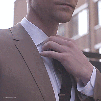 thehumming6ird:Tom And That Tie Fidgeting Thing He Does Bonus: