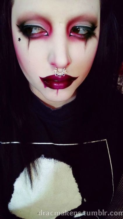 dracmakens:My makeup for today. Felt like doing another michael hussar inspired makeup look today and this is what I came up with. I used sugarpill, lime crime and urban decay for the eyes, kleancolor for the cheeks, and a mix between urban decay’s