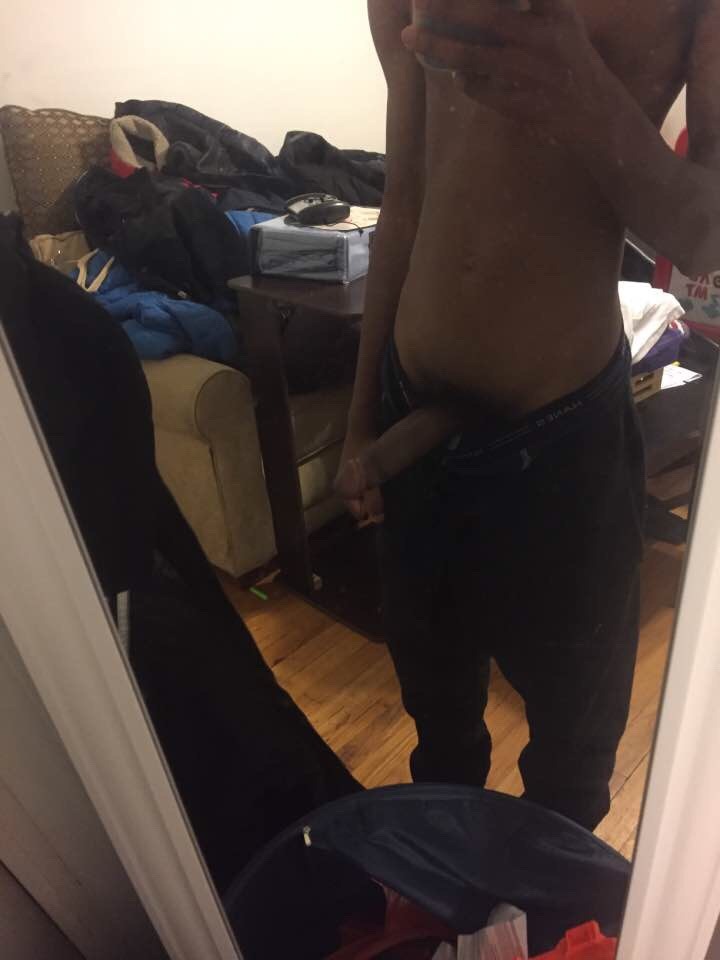 exposingthemfym:  Exposed. Y'all love pretty dicks right ?  Kik: Deathhead.Strasse