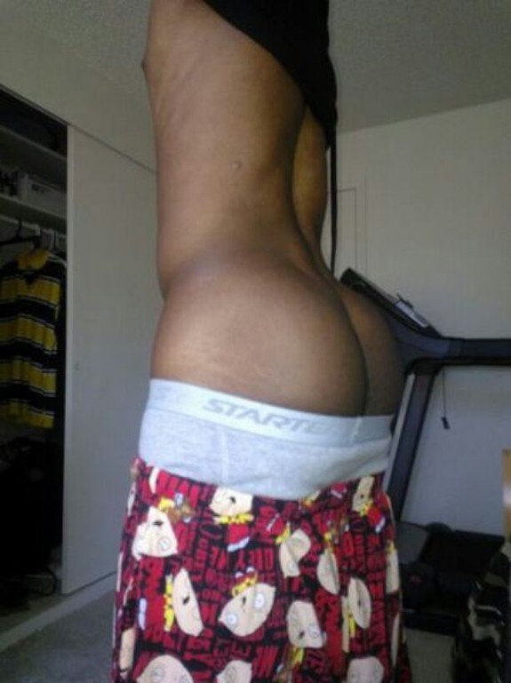 crownroyal89:  the kinda #cakez you just wanna grab and hold on to…