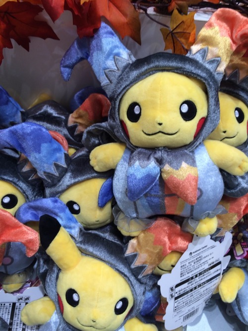 nihongamer:Halloween at the Pokemon Center