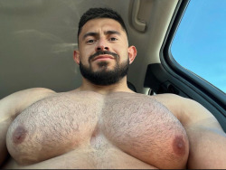 ultimatepec:Huge baby 